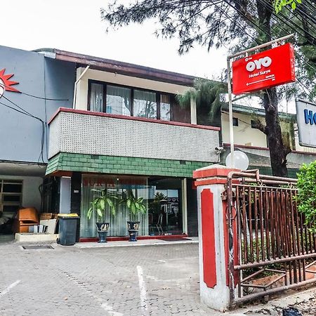 Oyo 108 Hotel Surya Джакарта Екстериор снимка
